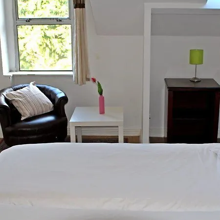 Paddy's House בית הארחה *